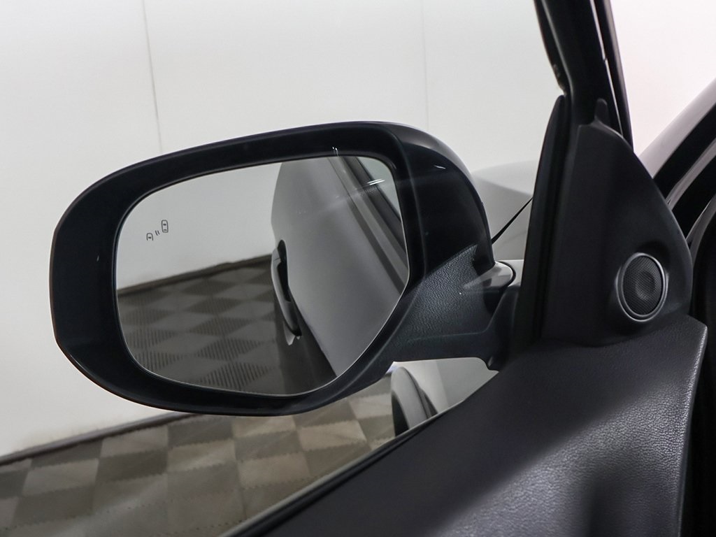 Vehicle image 23 of 52