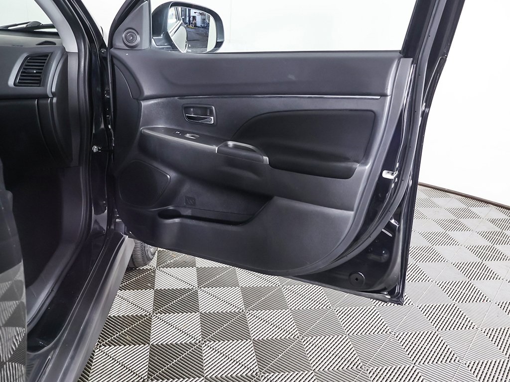 Vehicle image 26 of 52