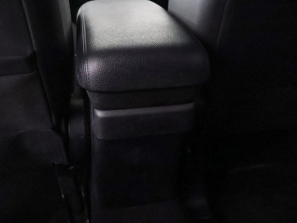 Vehicle image 25 of 52