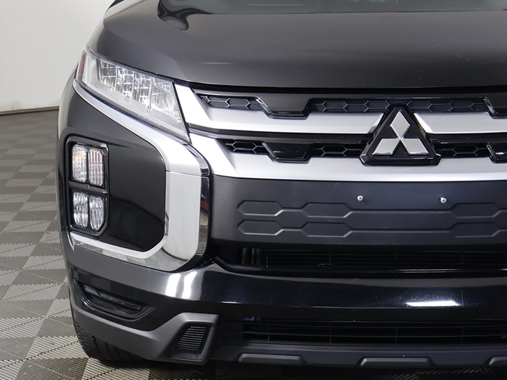 Vehicle image 43 of 52