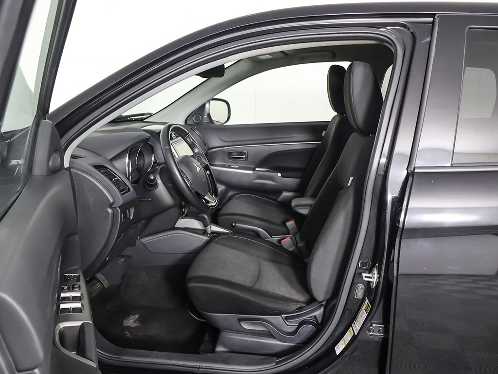 Vehicle image 21 of 52