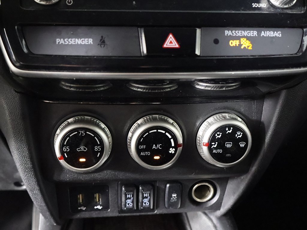 Vehicle image 34 of 52