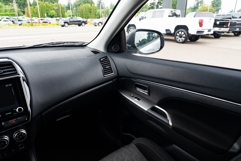Vehicle image 18 of 27