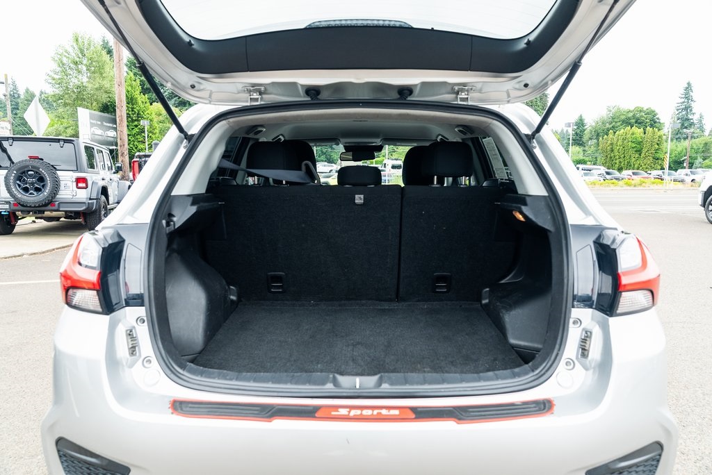 Vehicle image 8 of 27
