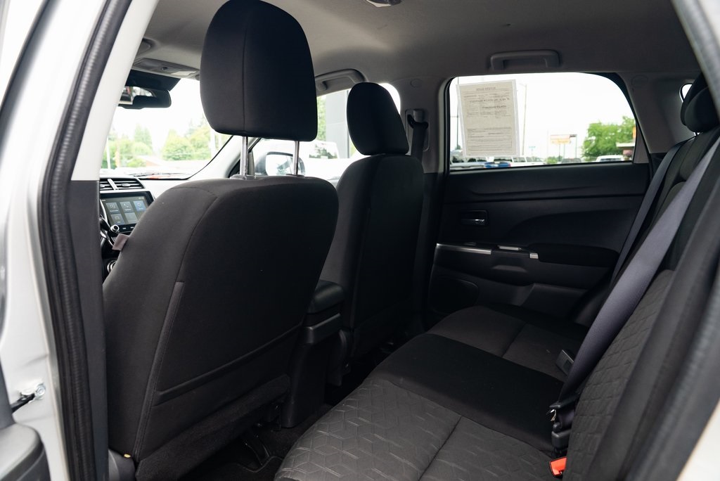 Vehicle image 14 of 27