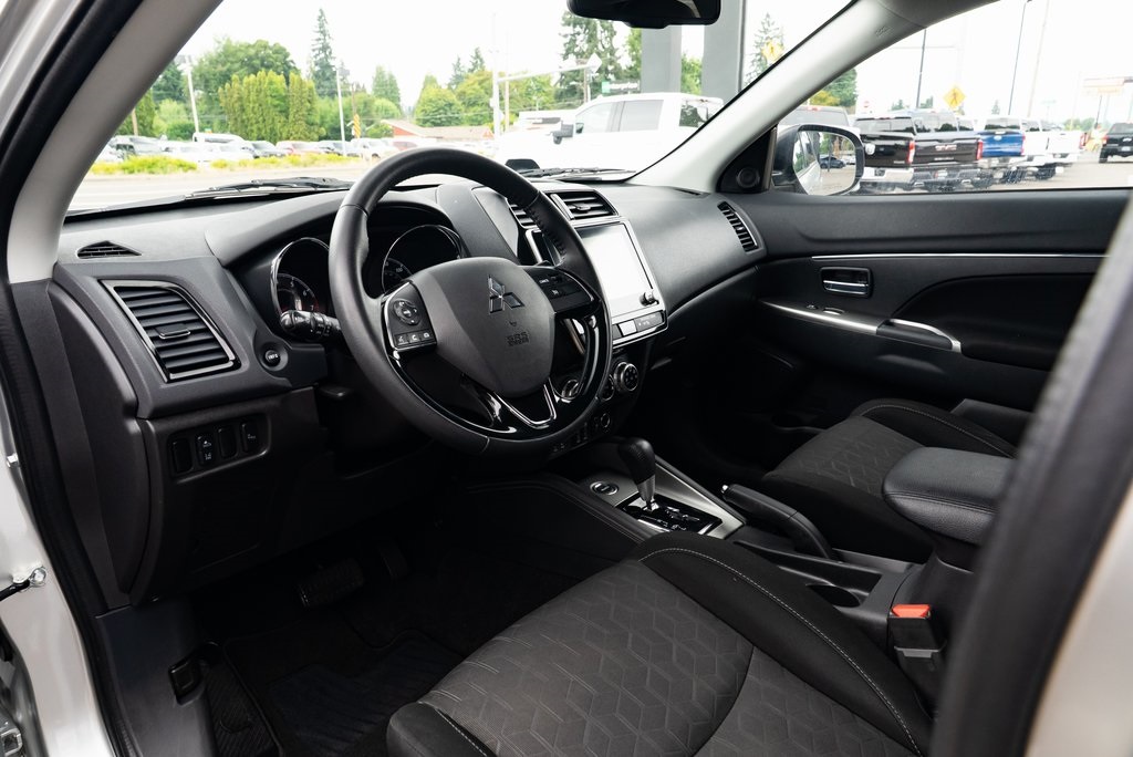 Vehicle image 20 of 27