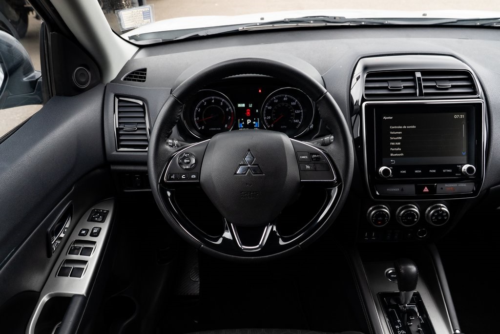 Vehicle image 19 of 27
