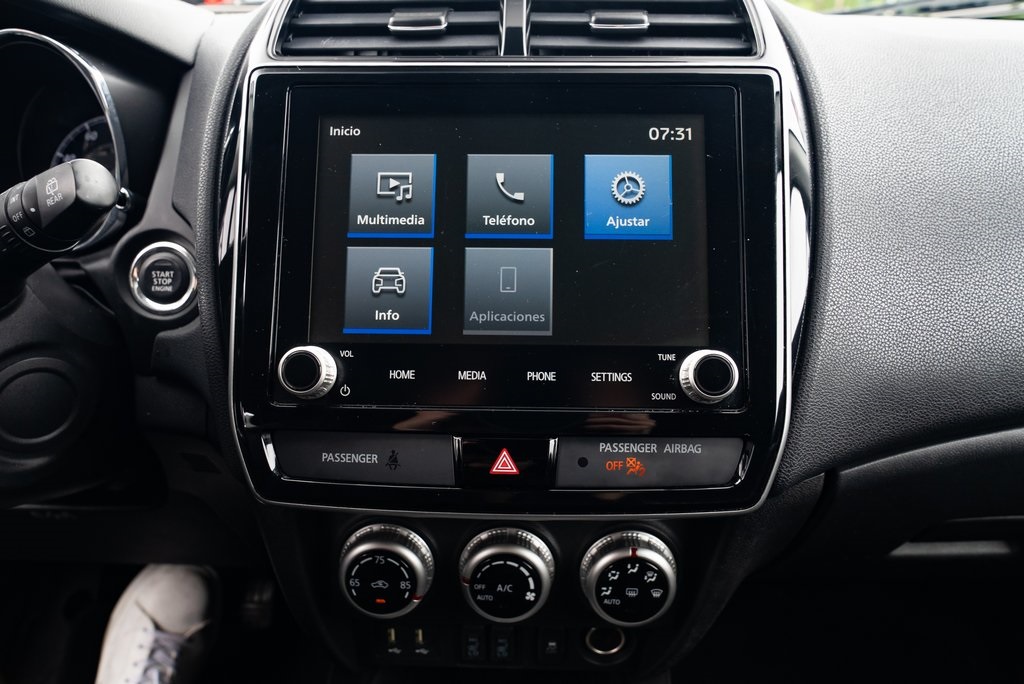 Vehicle image 23 of 27