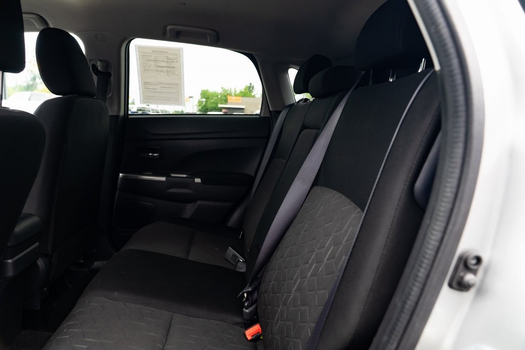 Vehicle image 12 of 27