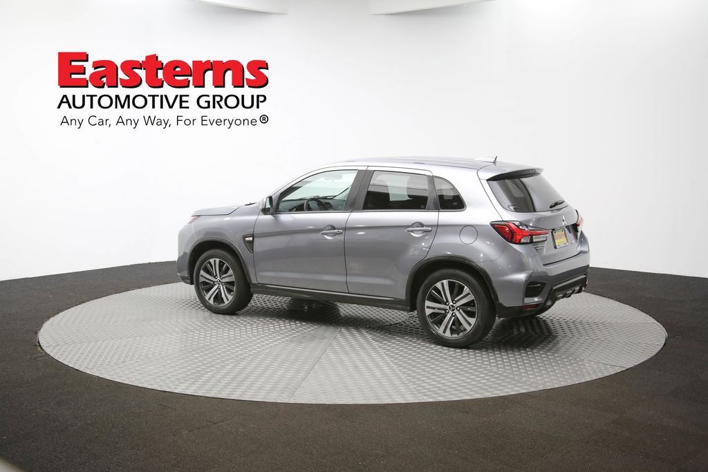 Vehicle image 32 of 61
