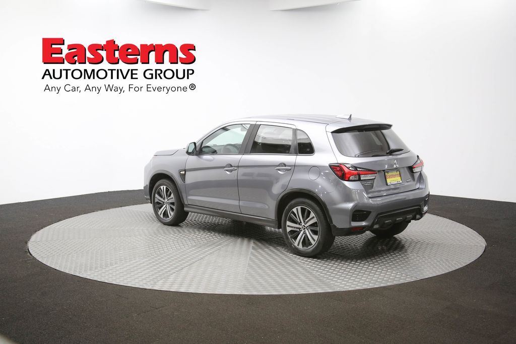 Vehicle image 33 of 61