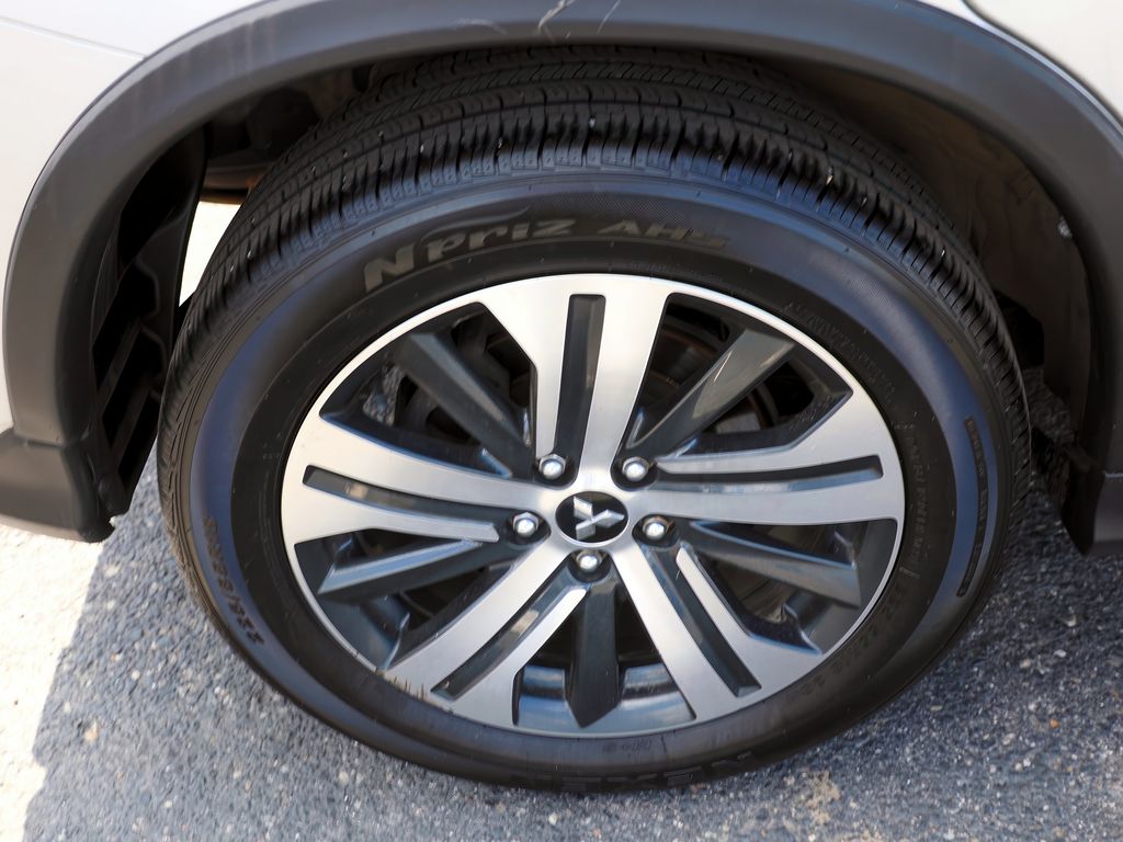 Vehicle image 2 of 14