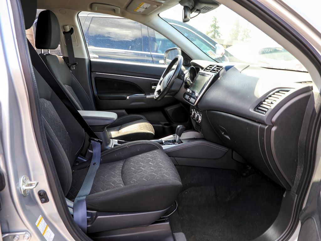 Vehicle image 4 of 14