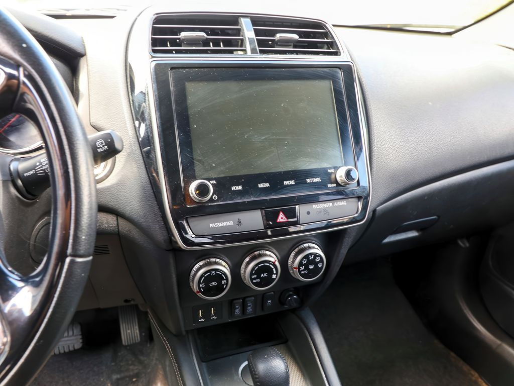 Vehicle image 10 of 14