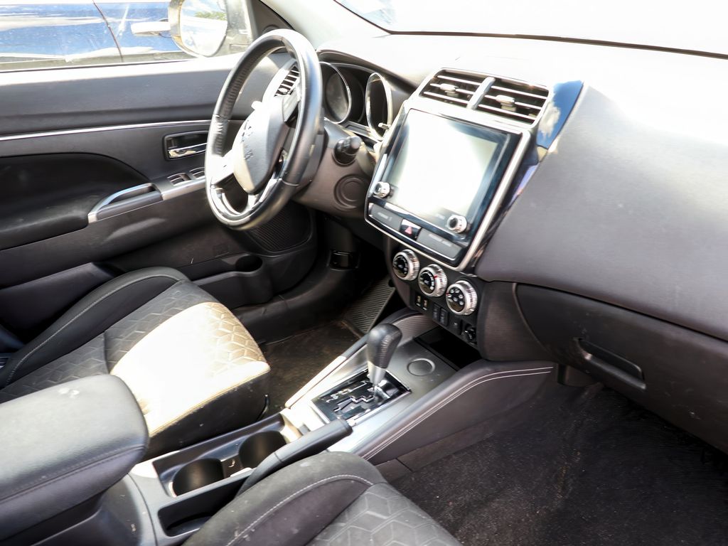Vehicle image 7 of 14