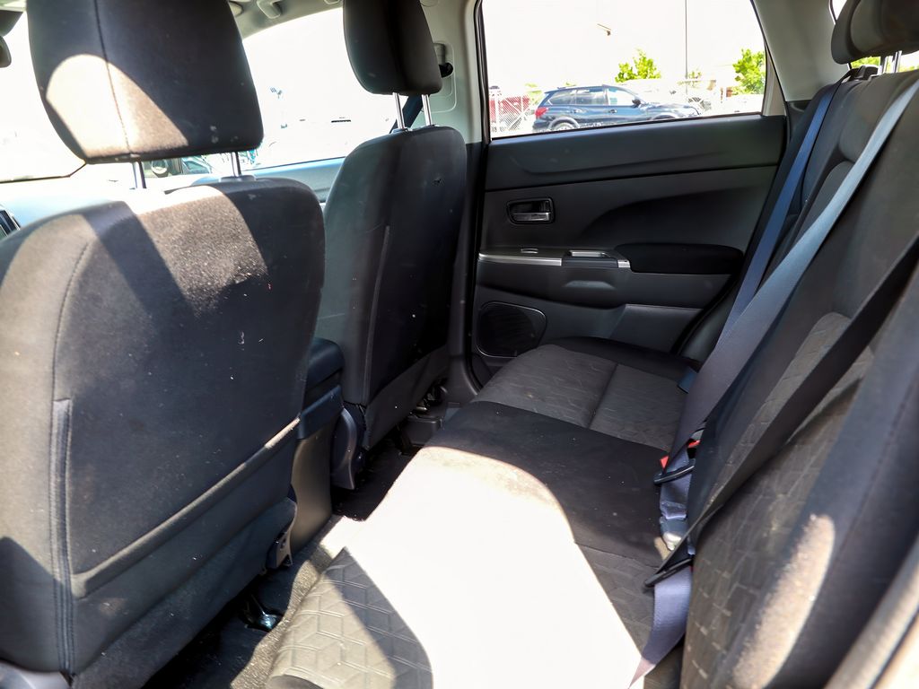 Vehicle image 5 of 14