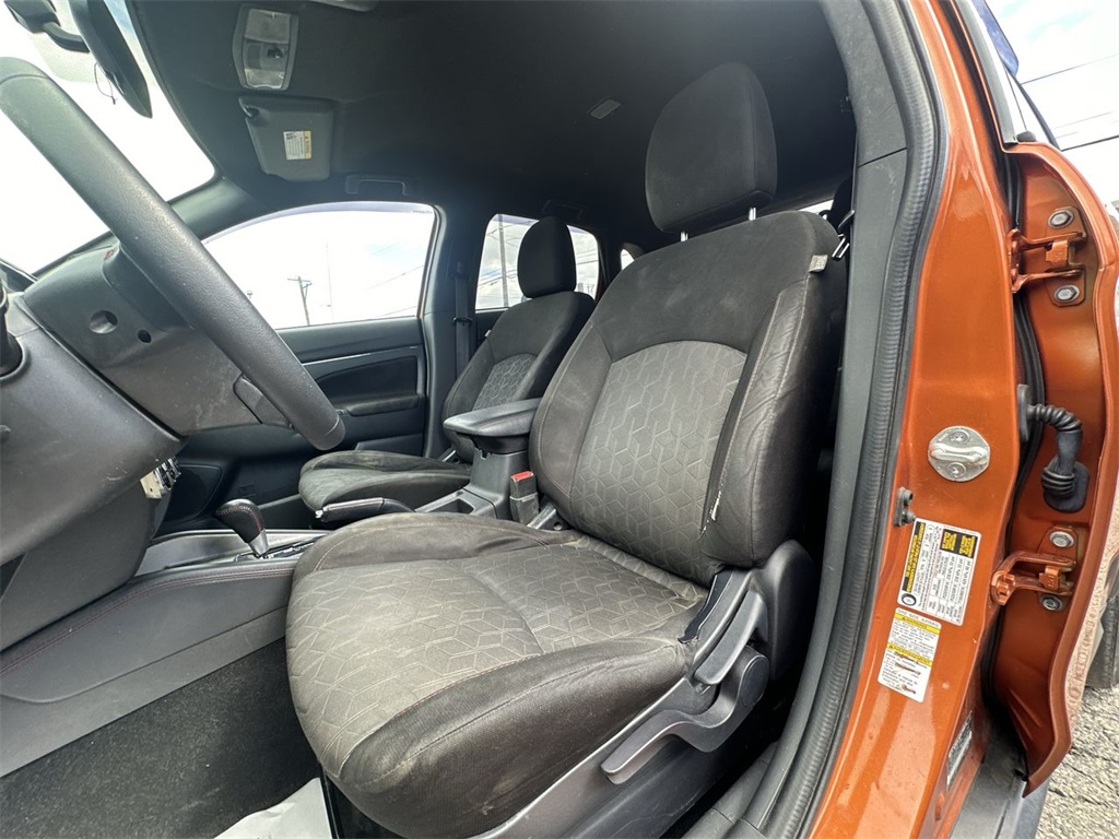 Vehicle image 10 of 21
