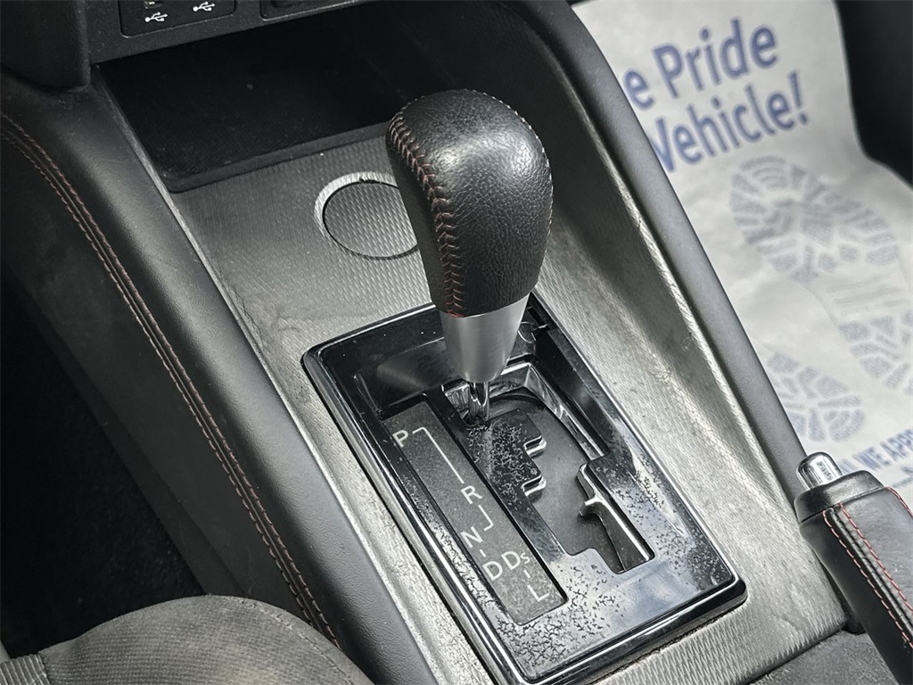 Vehicle image 17 of 21