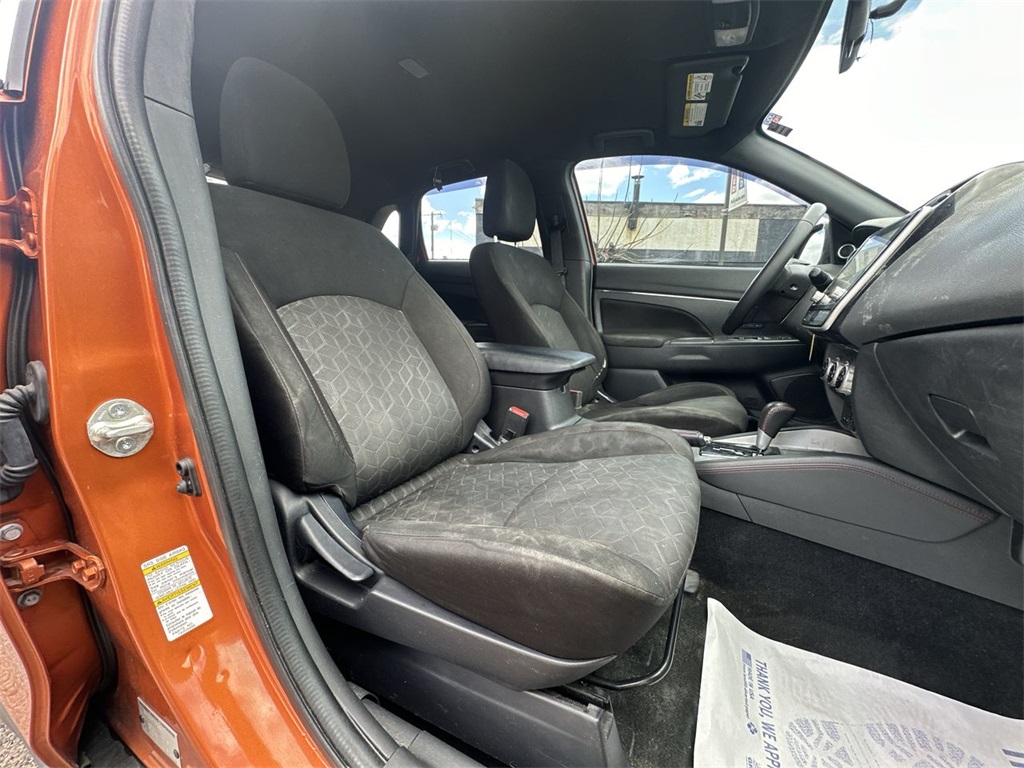 Vehicle image 20 of 21
