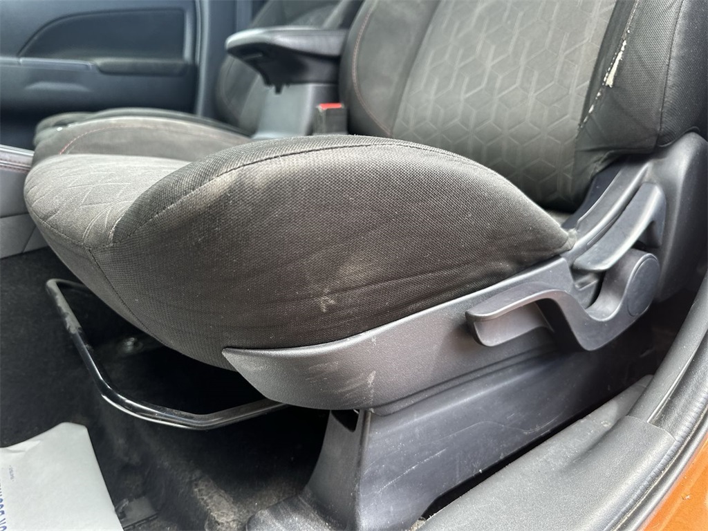 Vehicle image 11 of 21