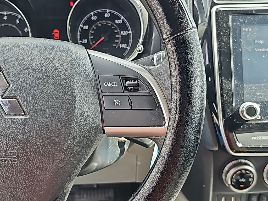 Vehicle image 22 of 33