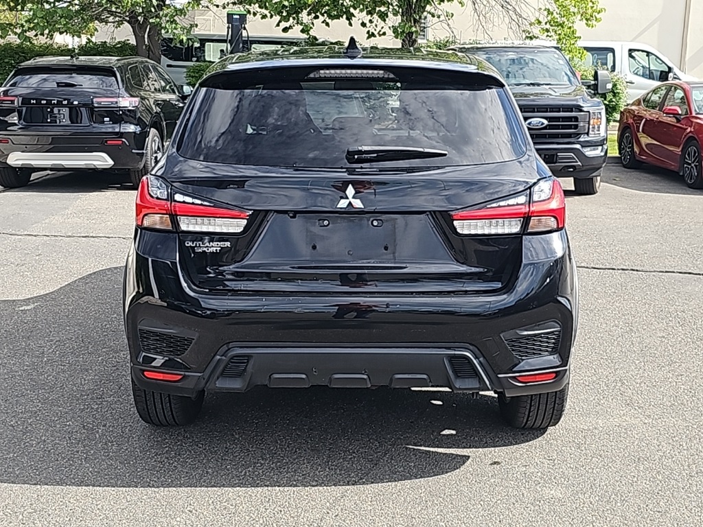 Vehicle image 11 of 33