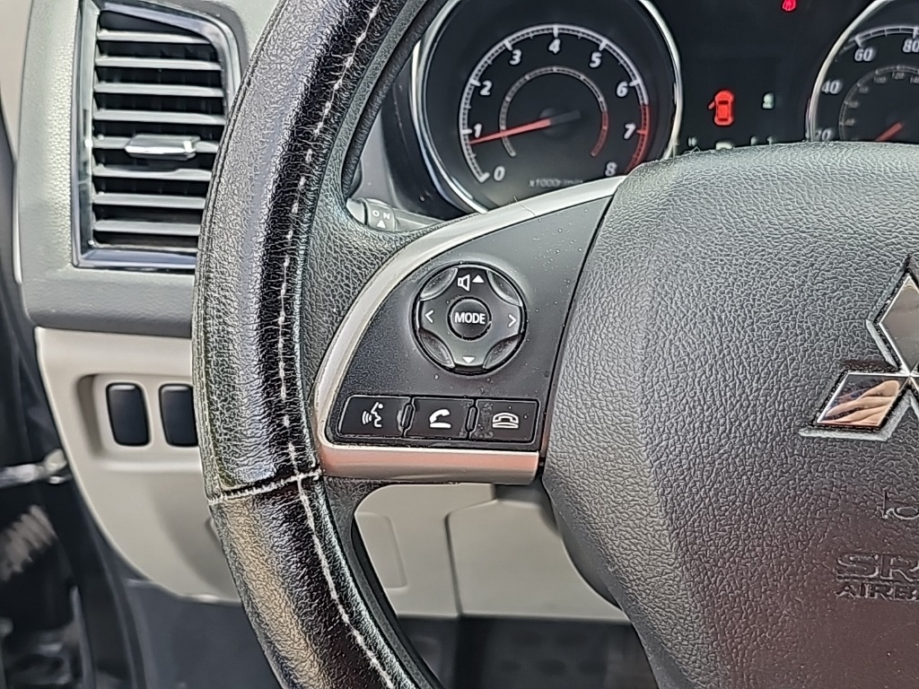 Vehicle image 21 of 33