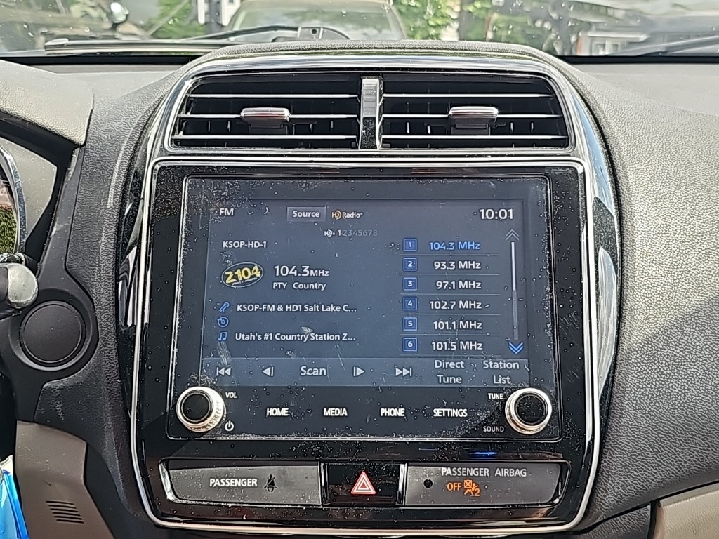 Vehicle image 25 of 33