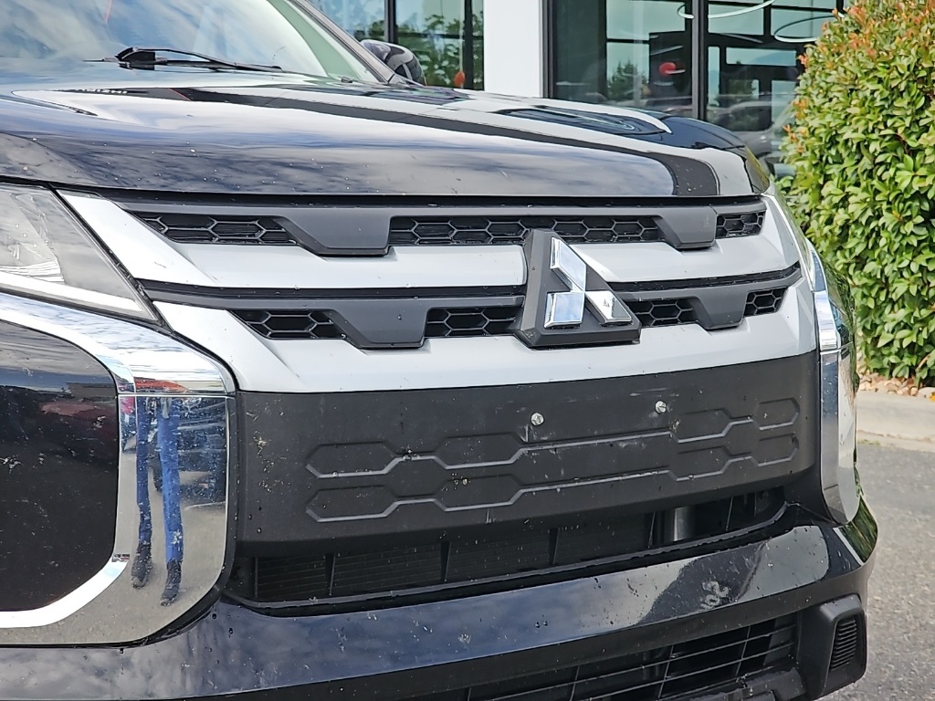 Vehicle image 29 of 33
