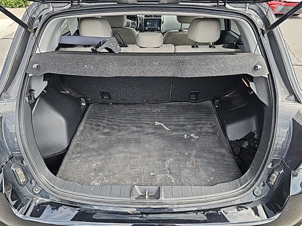 Vehicle image 10 of 33