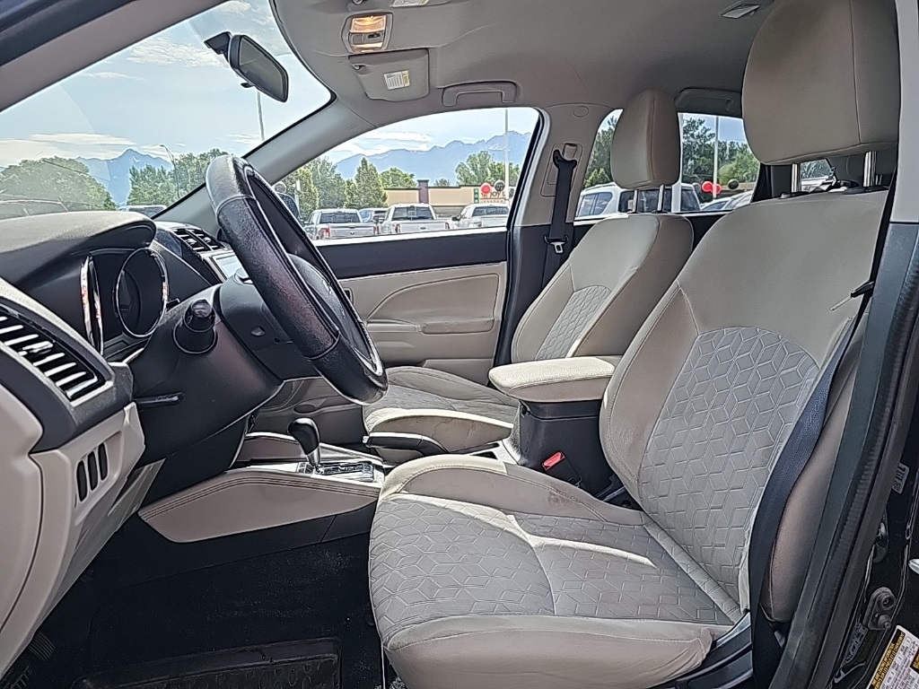 Vehicle image 15 of 33
