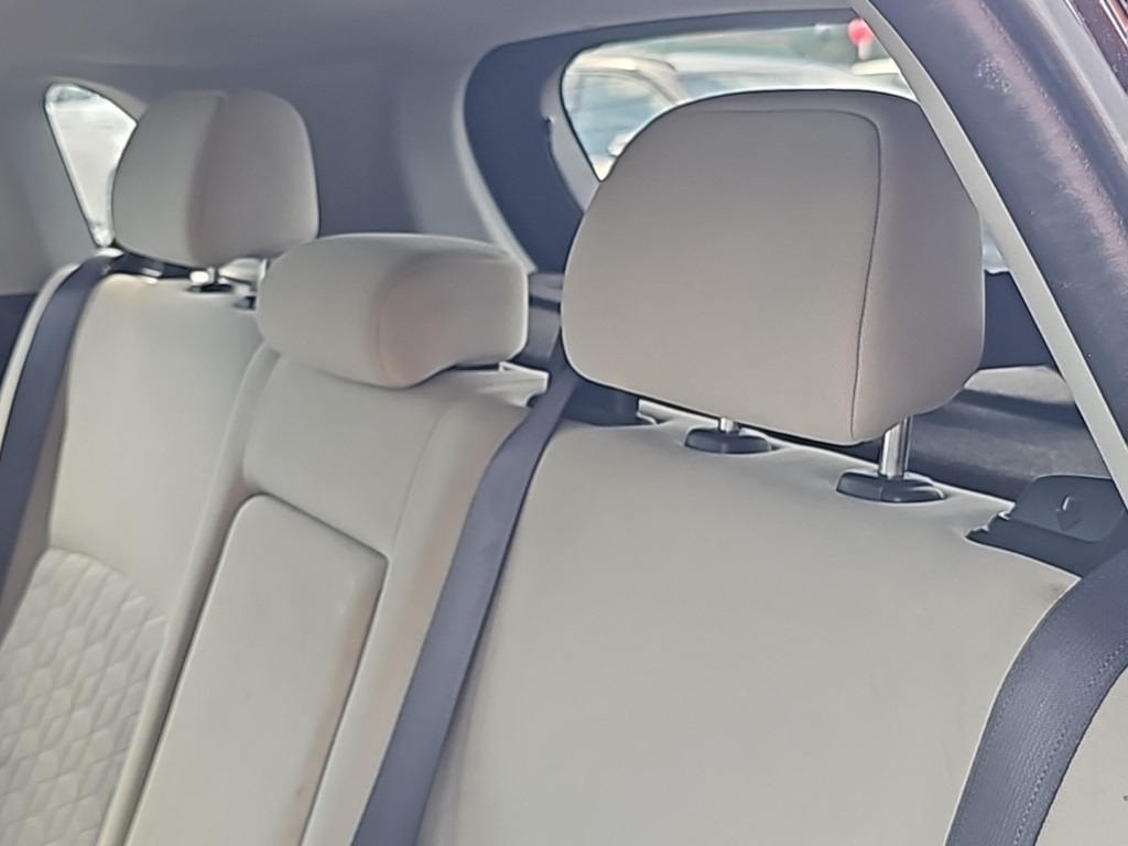 Vehicle image 13 of 33