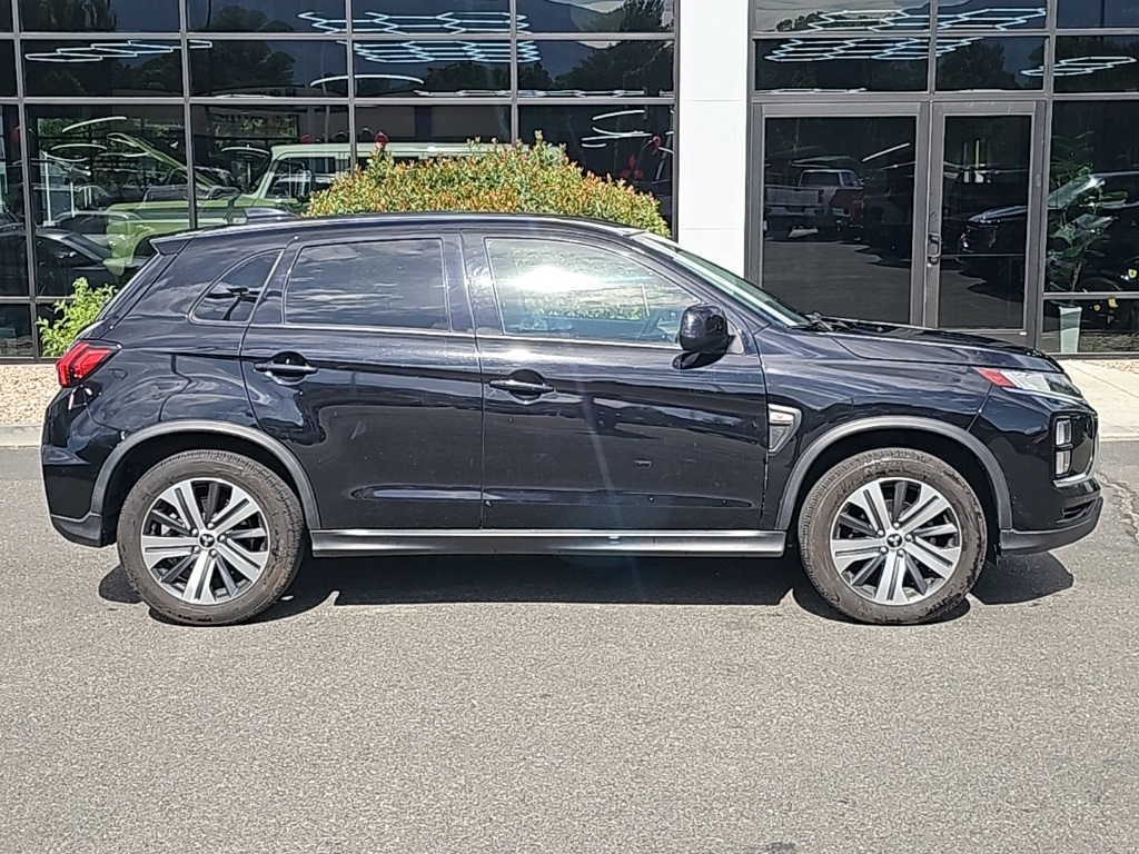 Vehicle image 4 of 33