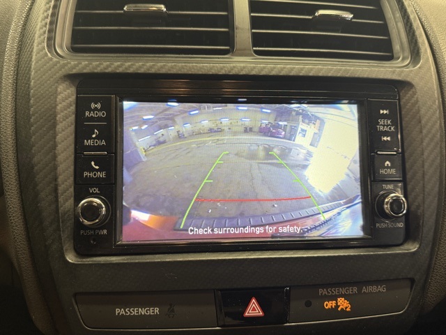 Vehicle image 15 of 24