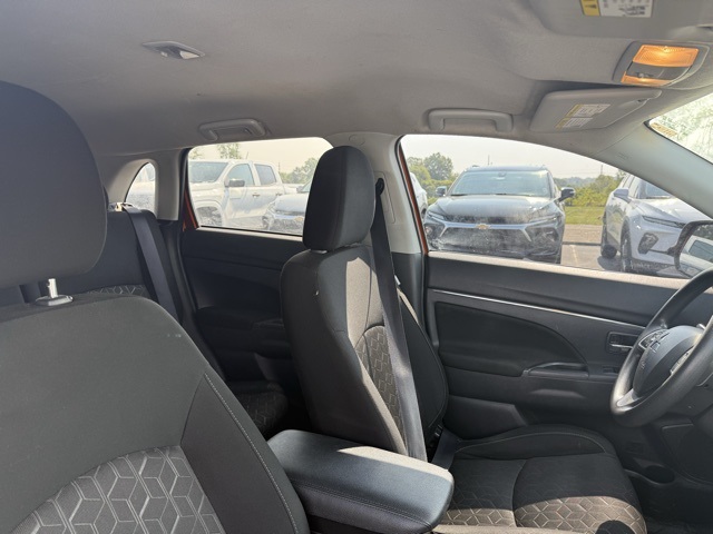 Vehicle image 10 of 24