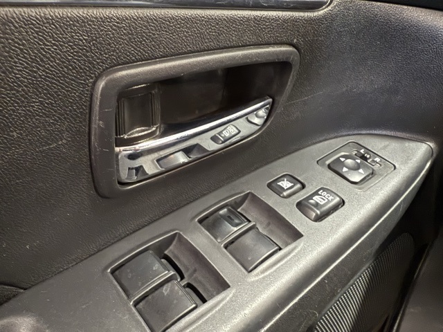 Vehicle image 17 of 24