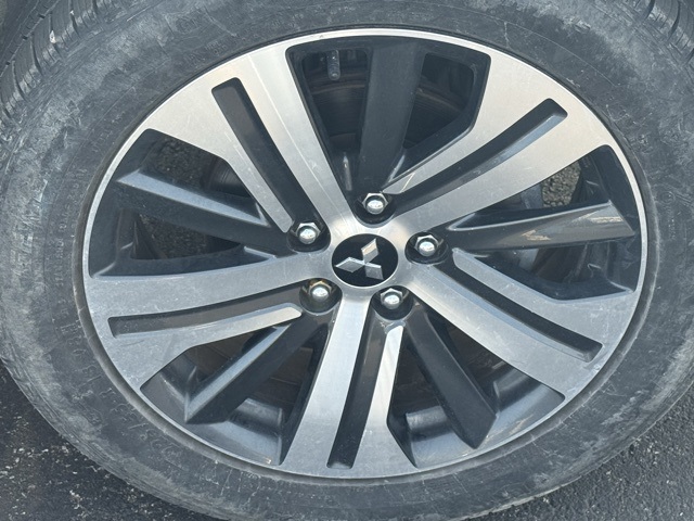 Vehicle image 7 of 24