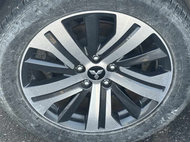 Vehicle image 8 of 24