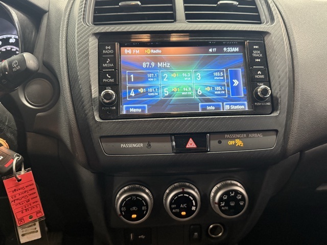 Vehicle image 14 of 24