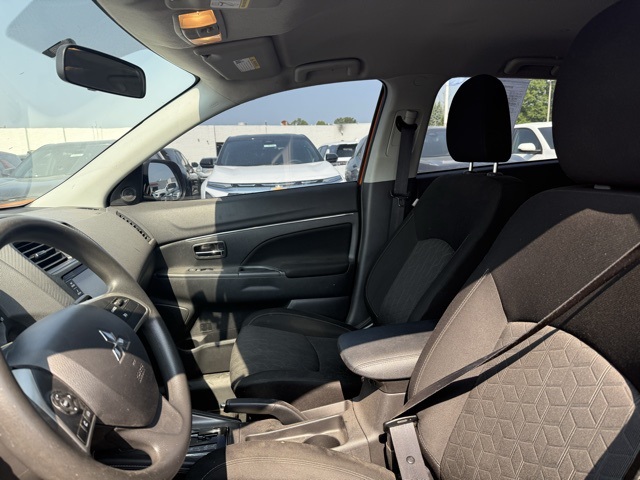 Vehicle image 11 of 24