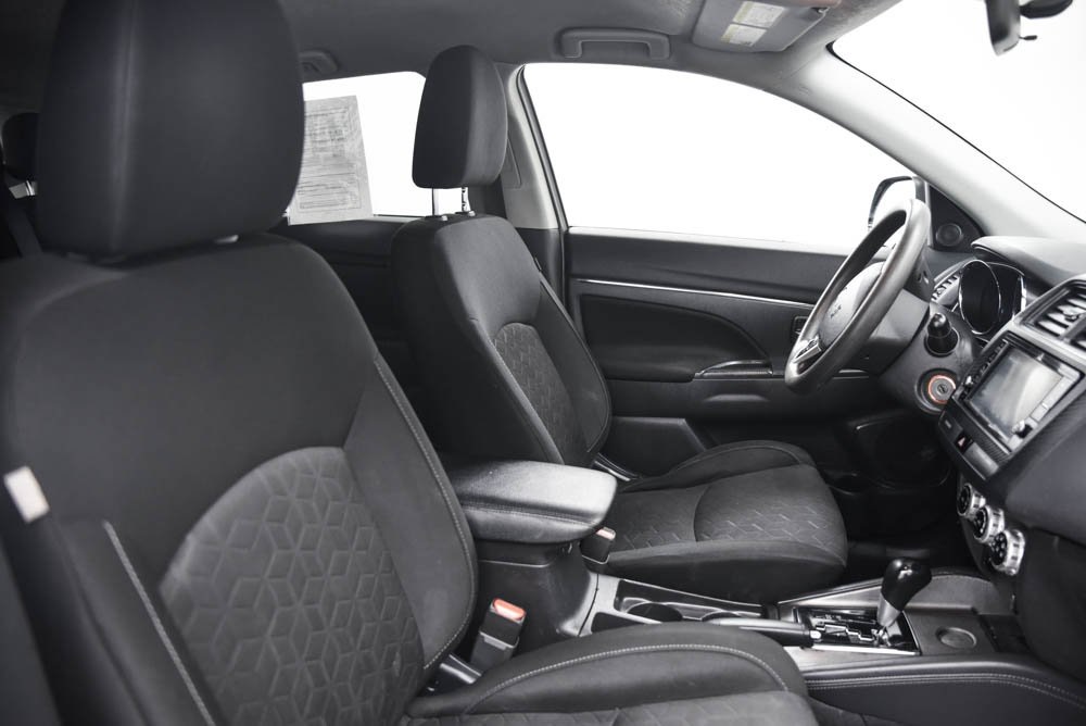 Vehicle image 10 of 23