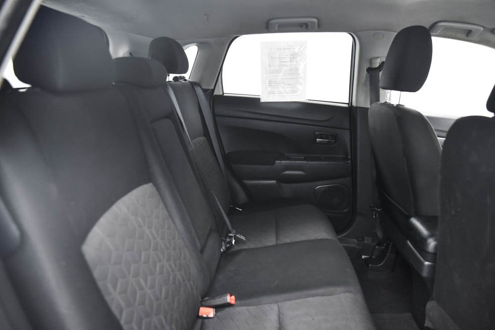 Vehicle image 9 of 23