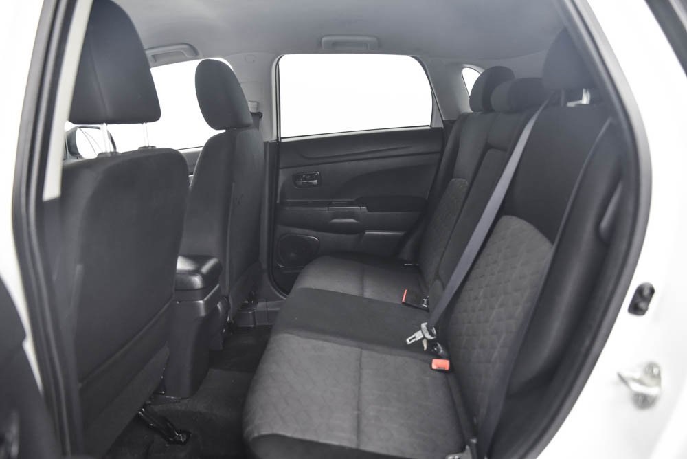Vehicle image 12 of 23