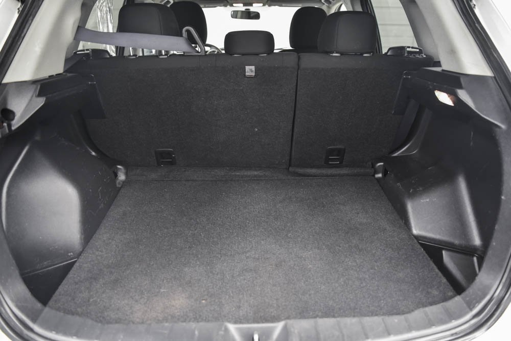 Vehicle image 8 of 23