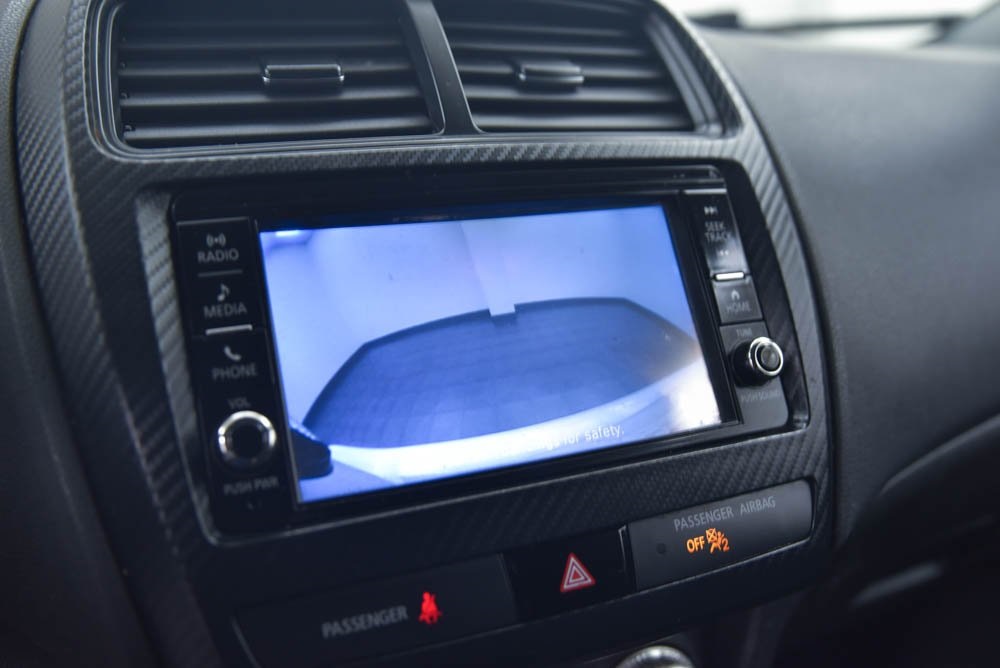 Vehicle image 18 of 23