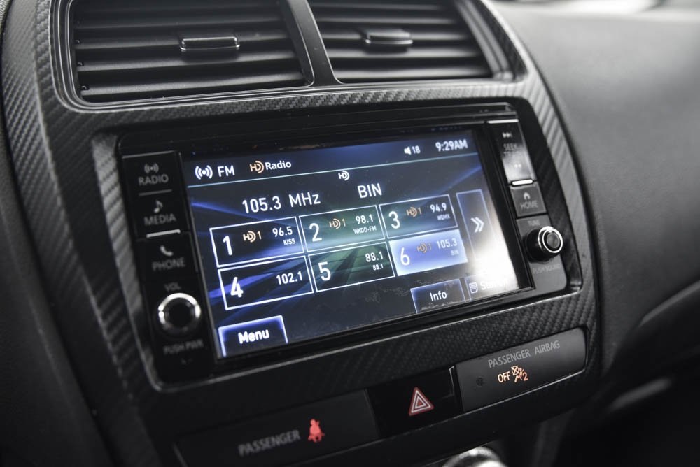 Vehicle image 17 of 23