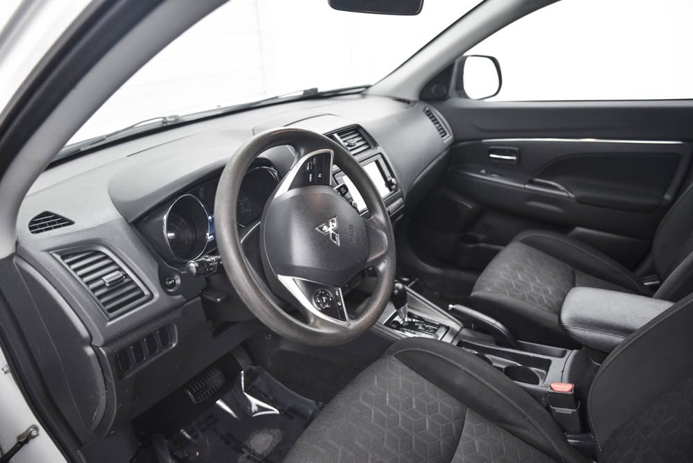 Vehicle image 15 of 23
