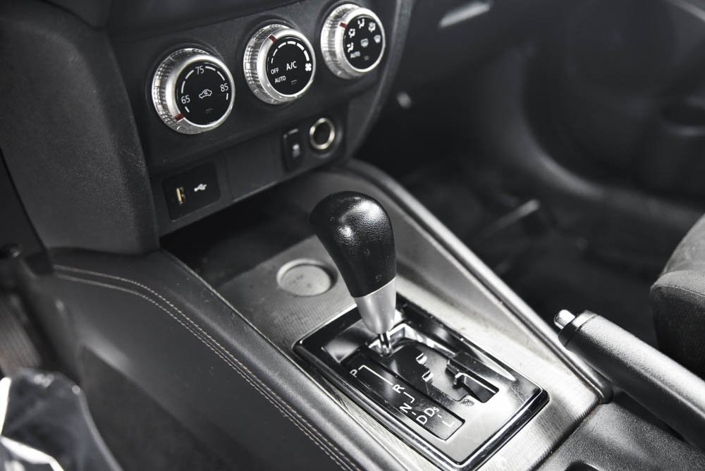 Vehicle image 19 of 23