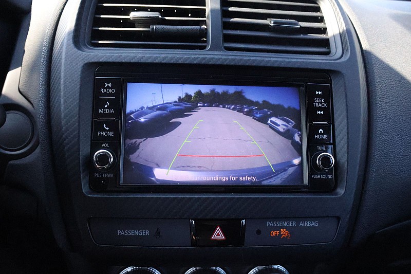 Vehicle image 19 of 24