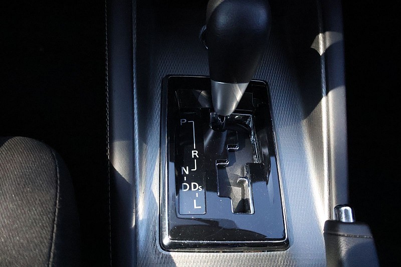 Vehicle image 21 of 24